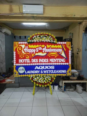 Papan Bunga di Binus Anggrek